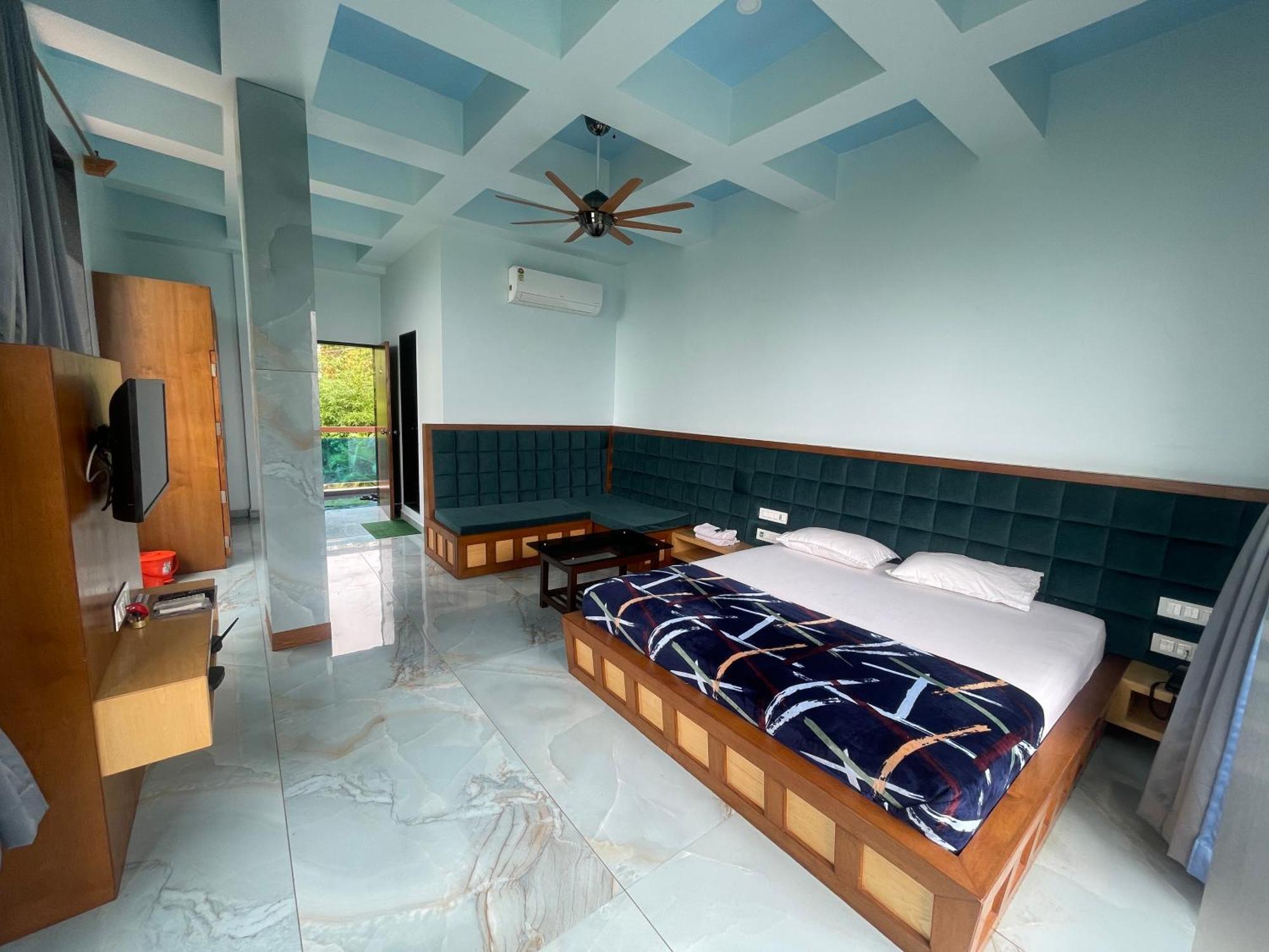 Natural Resort Panhala Bagian luar foto