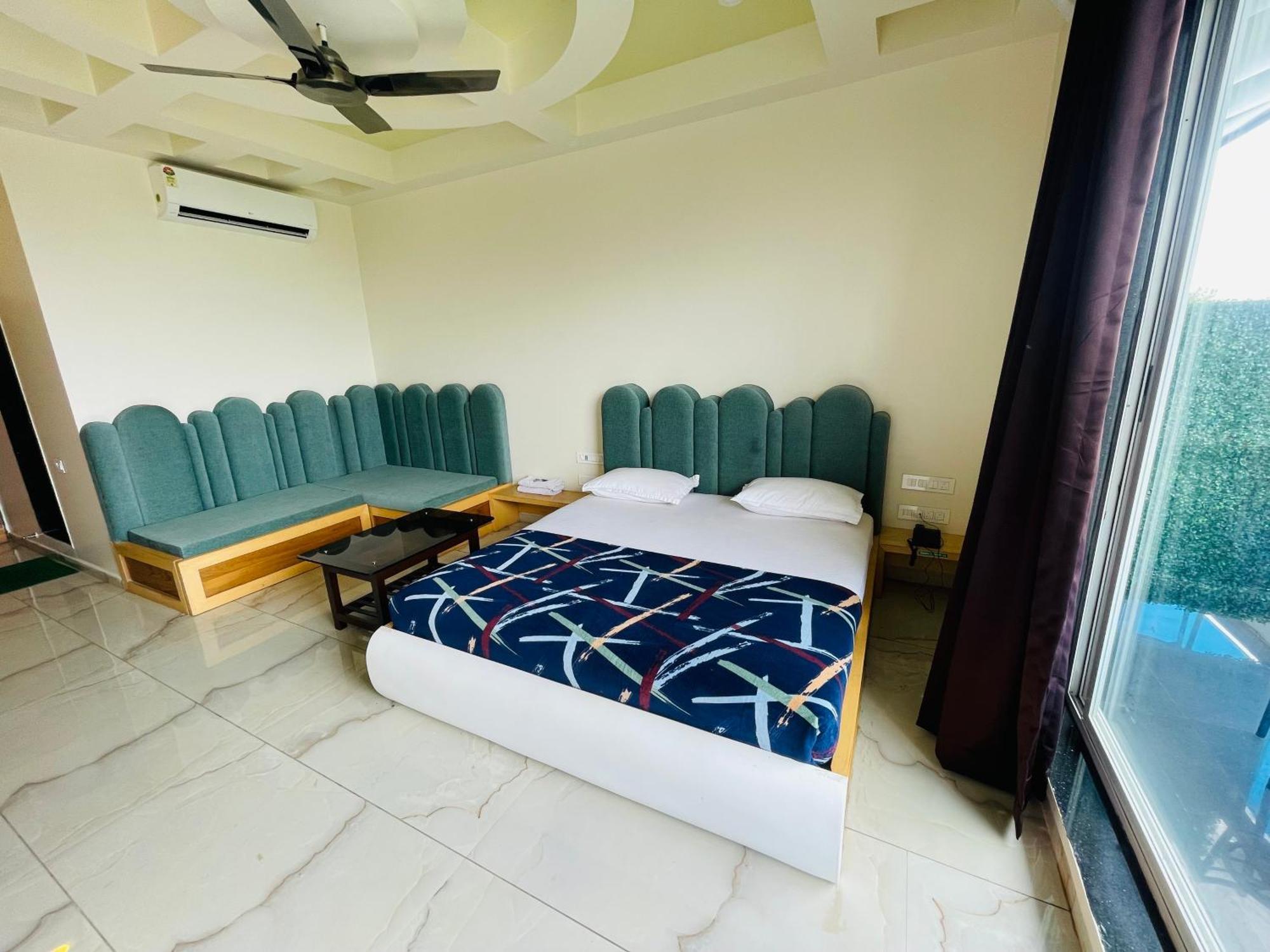 Natural Resort Panhala Bagian luar foto