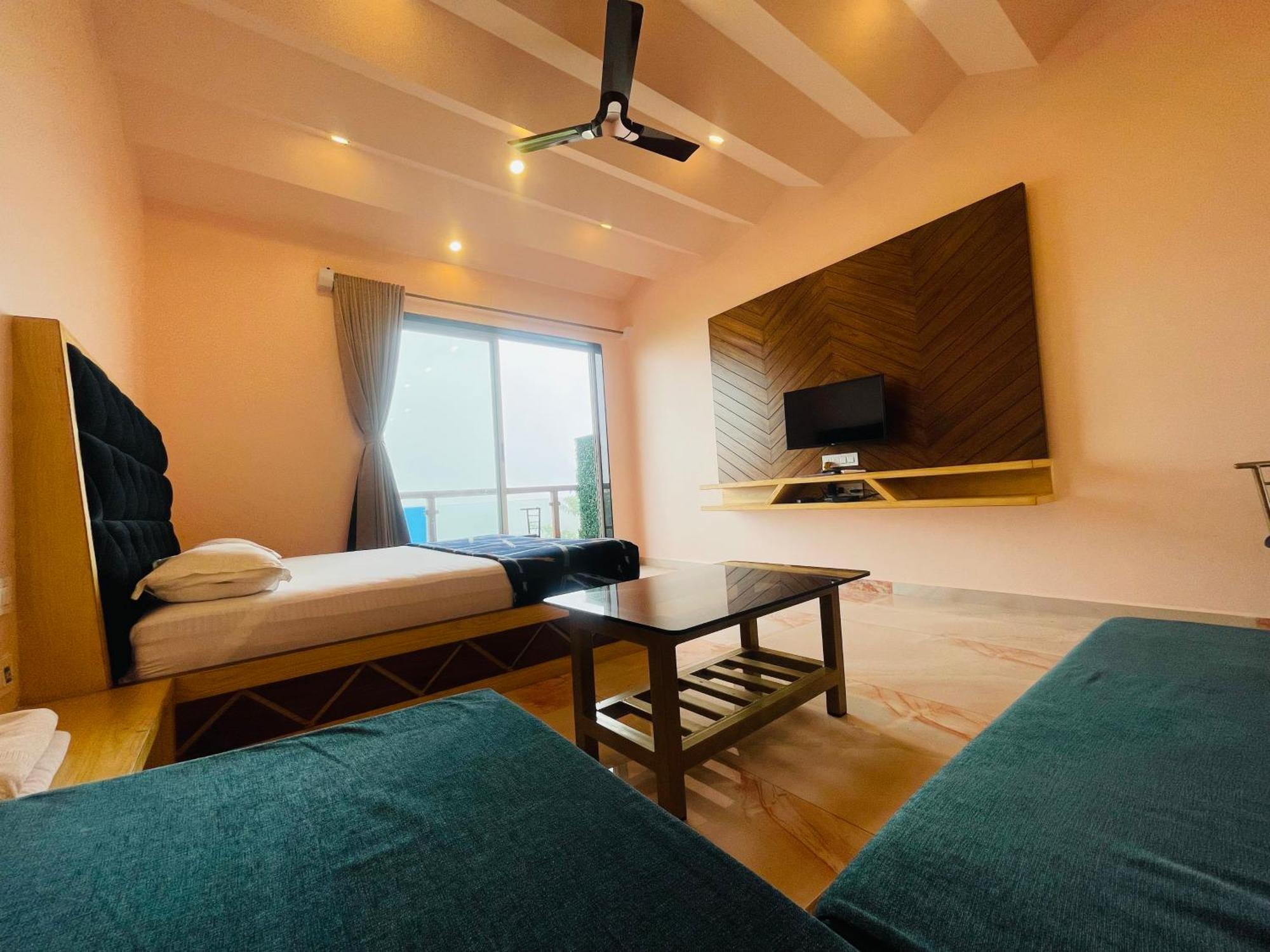 Natural Resort Panhala Bagian luar foto