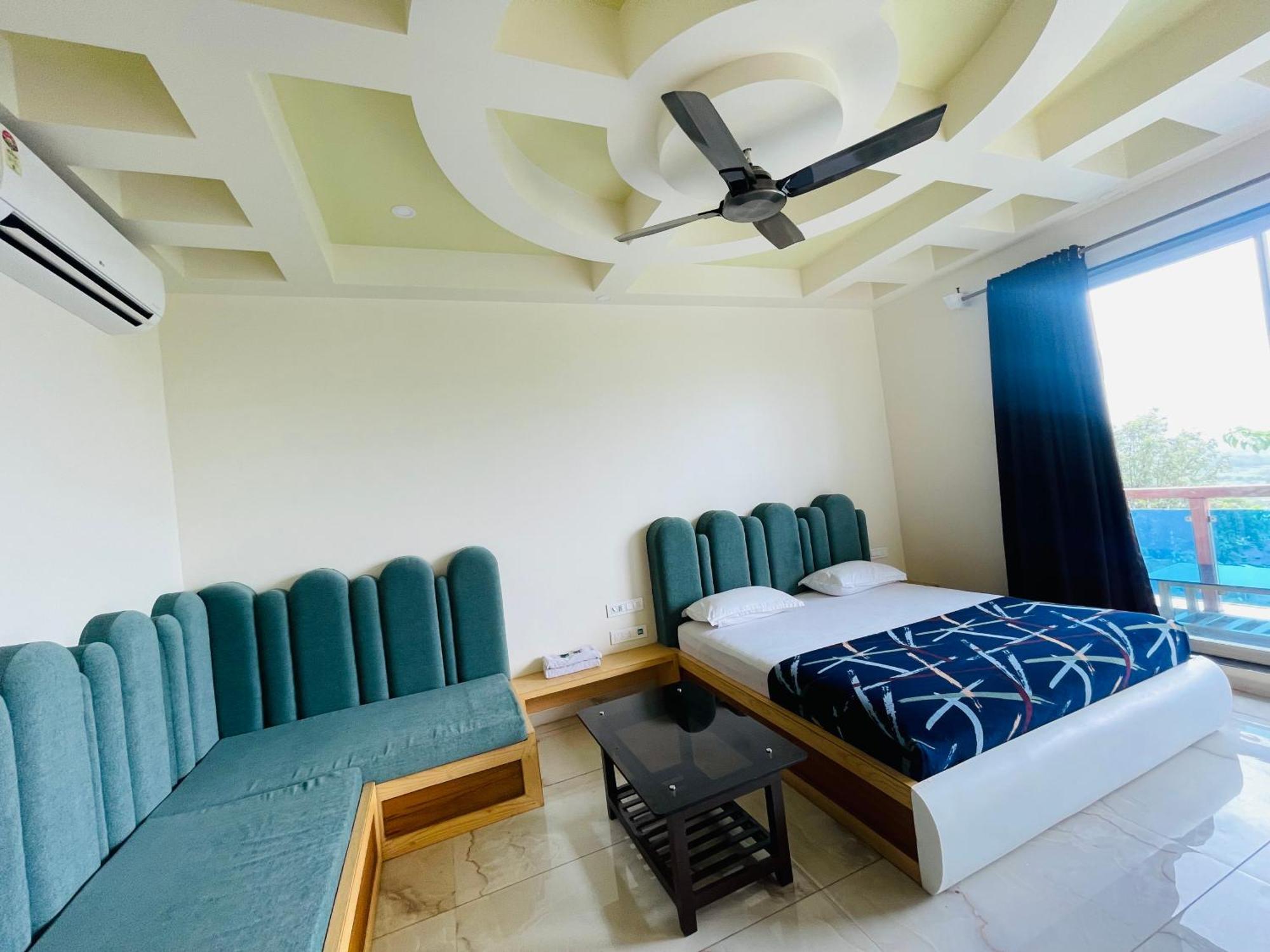 Natural Resort Panhala Bagian luar foto