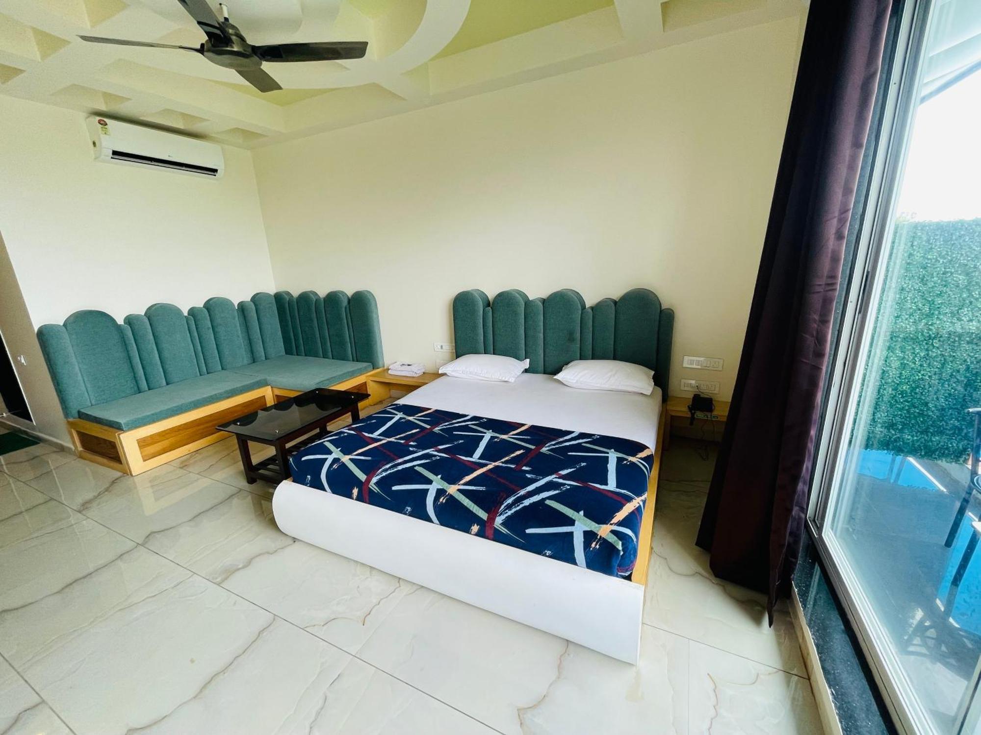 Natural Resort Panhala Bagian luar foto