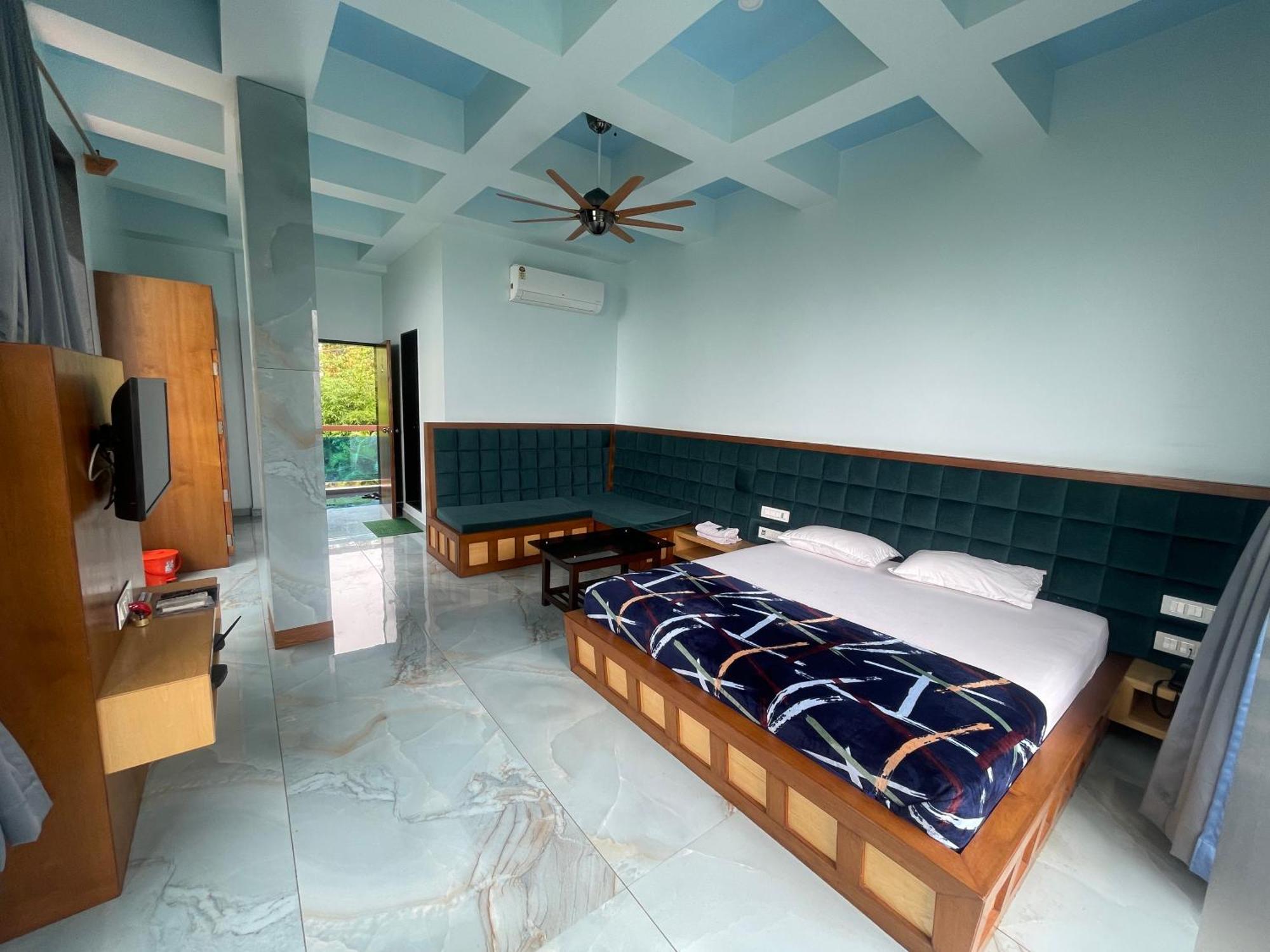 Natural Resort Panhala Bagian luar foto