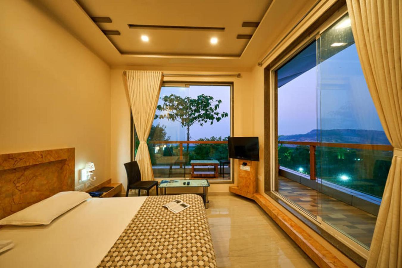Natural Resort Panhala Bagian luar foto